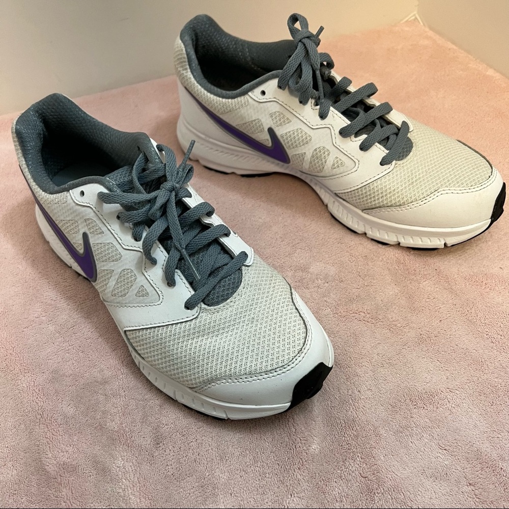 Nike Womens Downshifter 6 White Running Shoes Sneakers Size 8